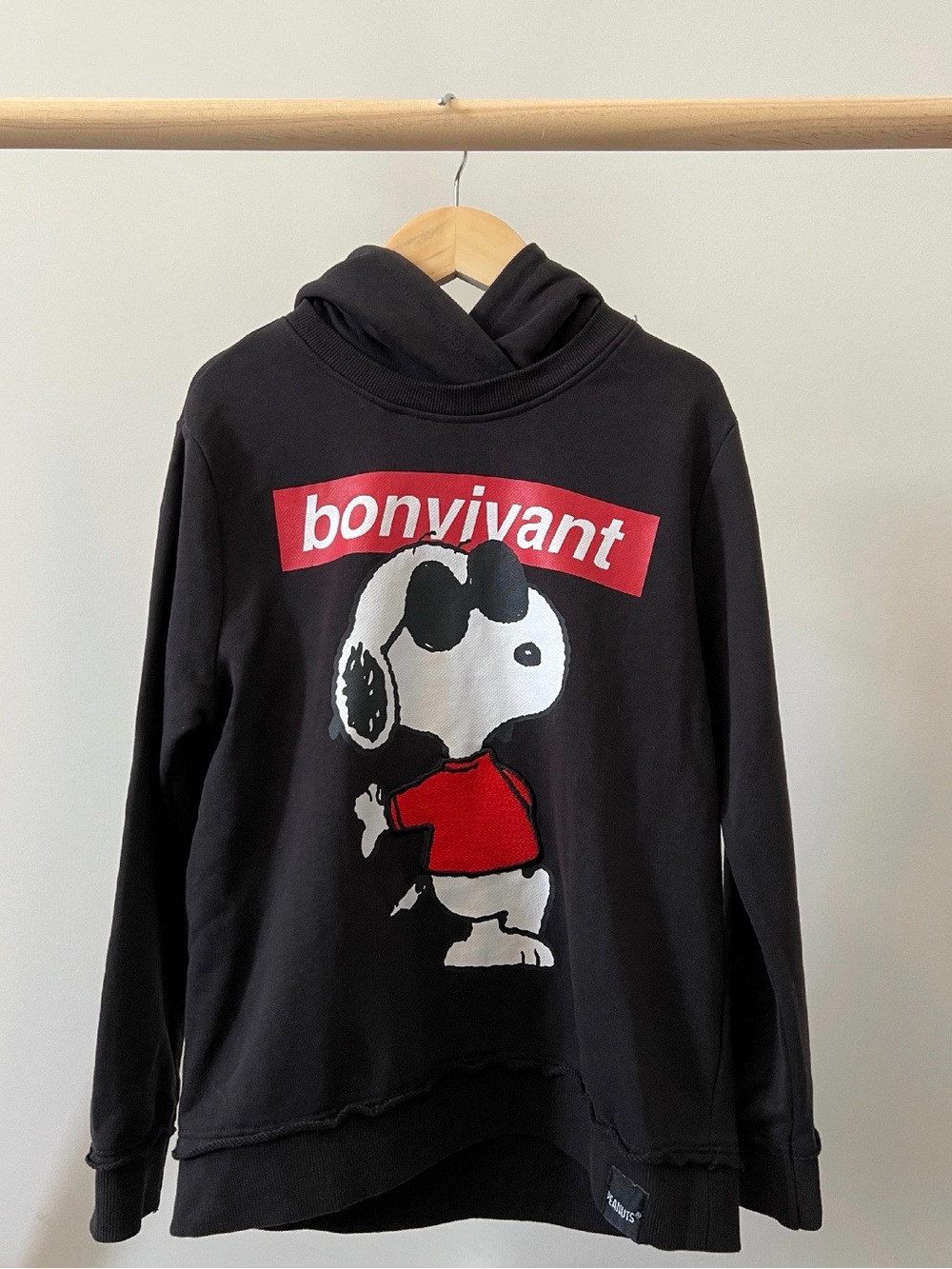 Zara Peanuts Black Kids Hoodie with Snoopy Graphic and Red Accents Size 8